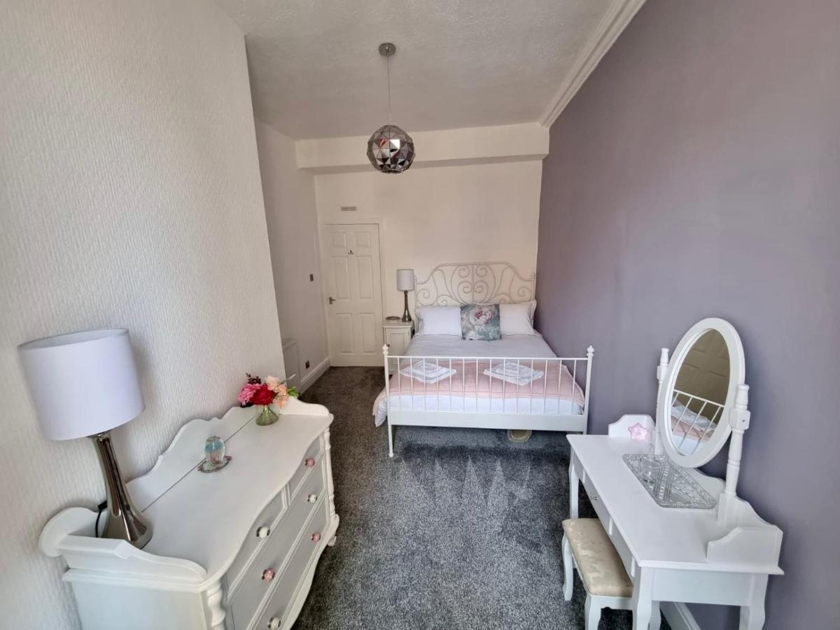Rose Apartment 2-Bed Town Centre Apartment In אייר מראה חיצוני תמונה